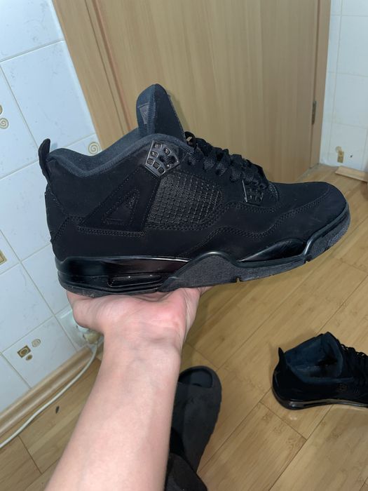 Jordan 4 black cat