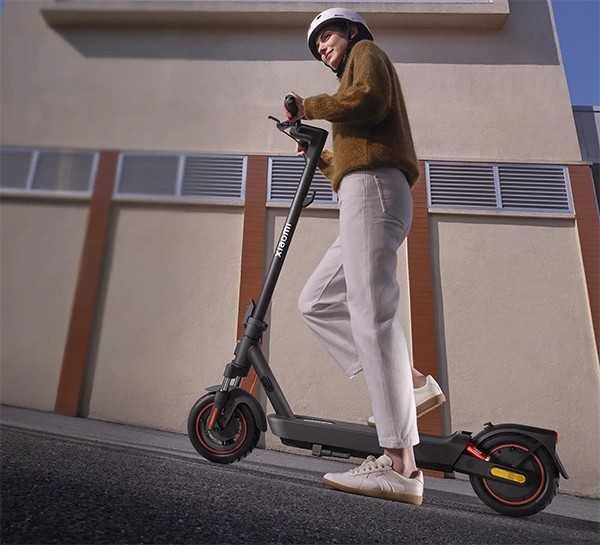 Электросамокат Xiaomi Mi Electric Scooter 5 Max (25/70/120, черный)