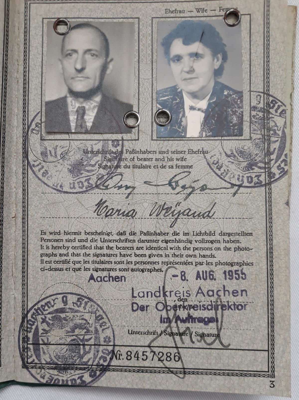 Pașaport vechi mai rar nu trimit în tara predare personala în centru