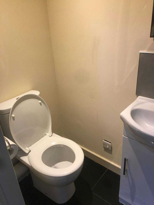 Închiriez Garsonieră