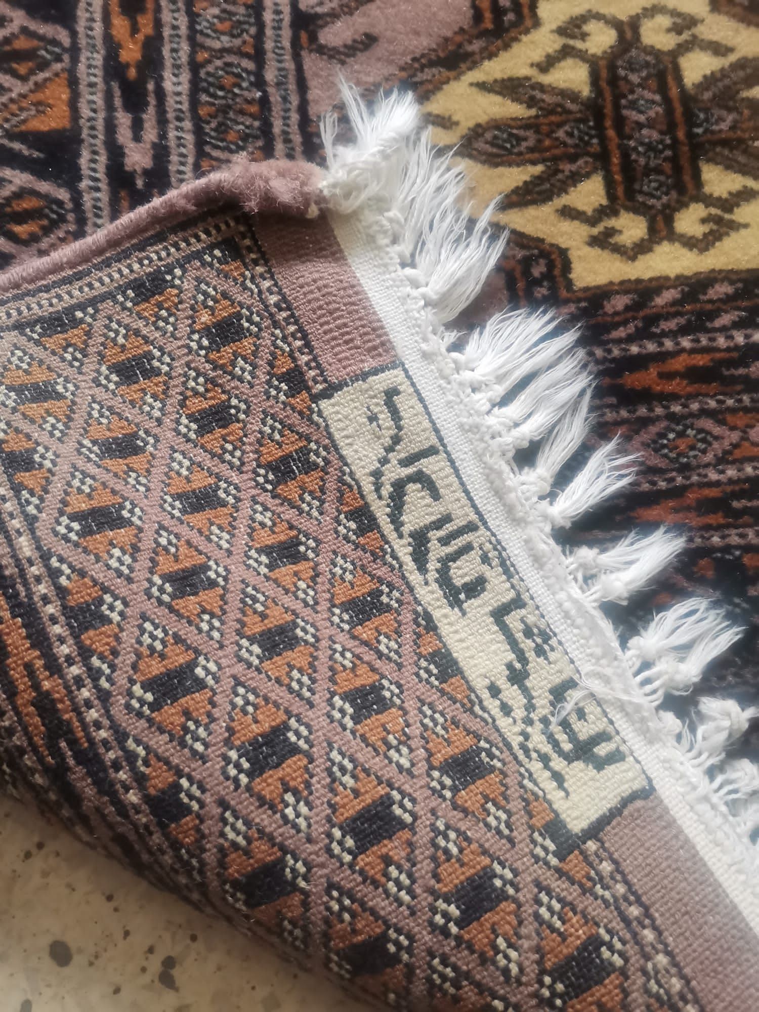 Covor vechi persan lana in stare excelentă,culori și model deosebite,s