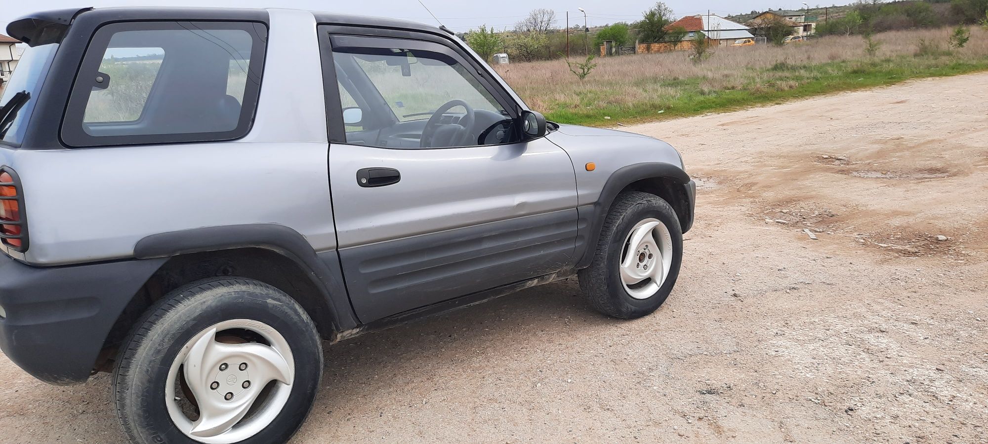 Продавам Toyota Rav 4 4X4