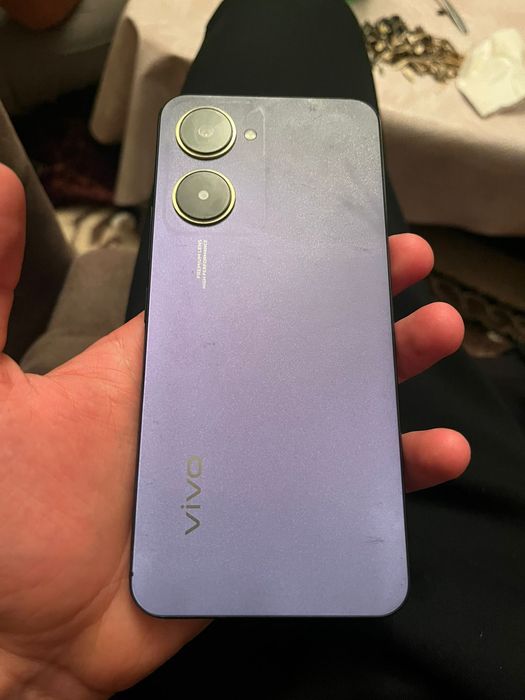 Телефон Vivo Y03
