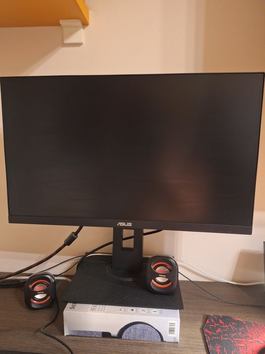 Монитор: Asus 24inch Full HD 75hz