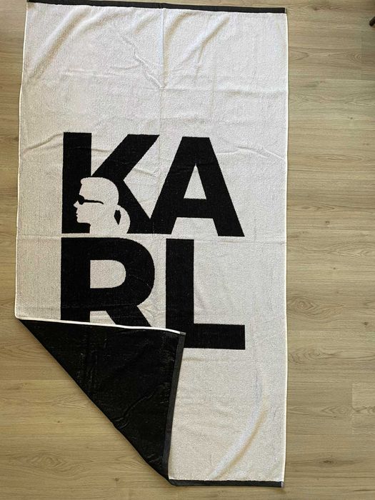 Плажна кърпа Karl Lagerfeld-оригинална.