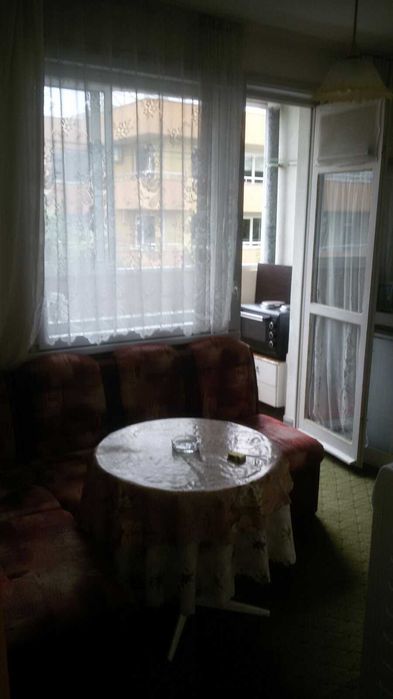 Дава се под наем Двустаен апартамент в Бургас, Славейков - 40 кв.м за 114.75 € - Снимка #1