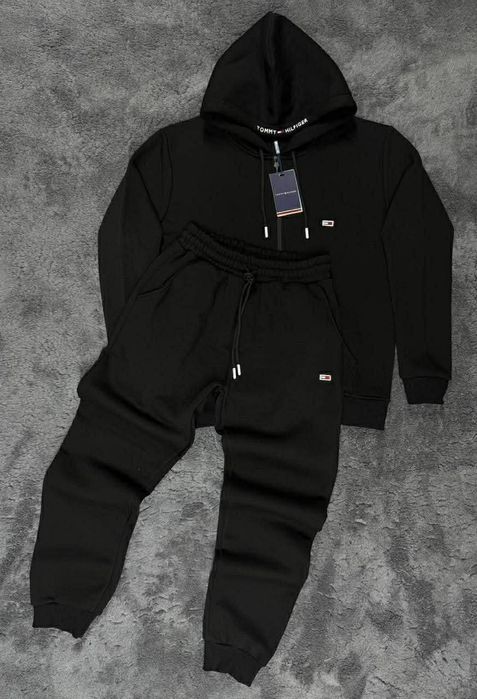 Treninguri și bluze