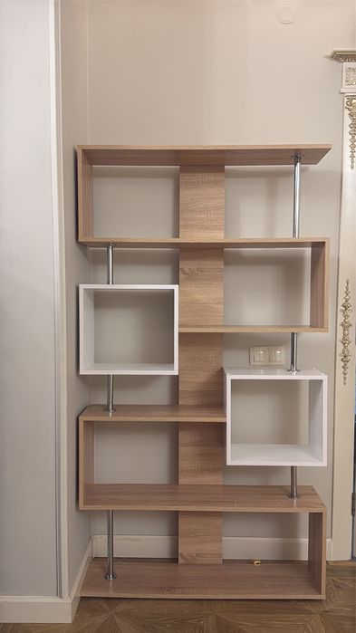 Стеллаж напольный в отличном состоянии