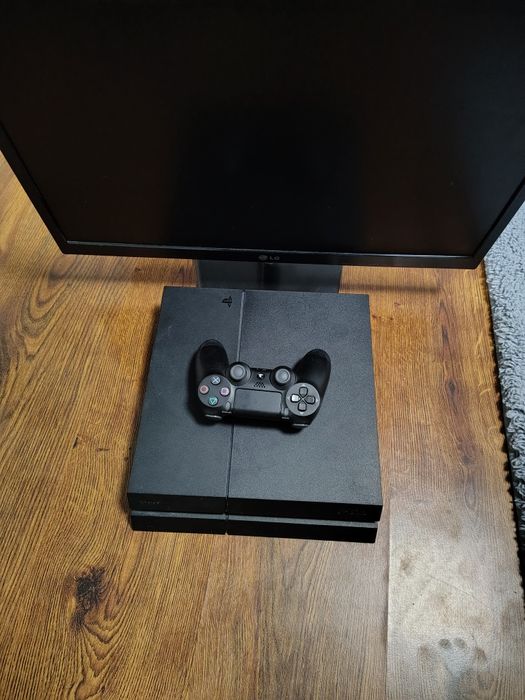 Playstation    4