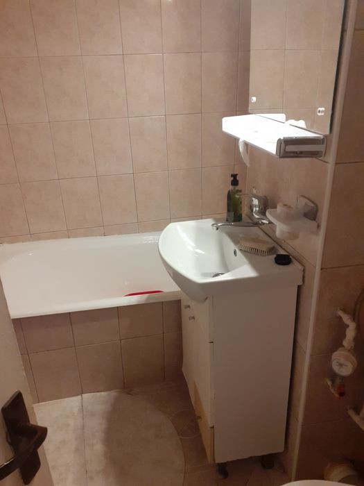 Închiriez urgent garsoniera în Ploiești