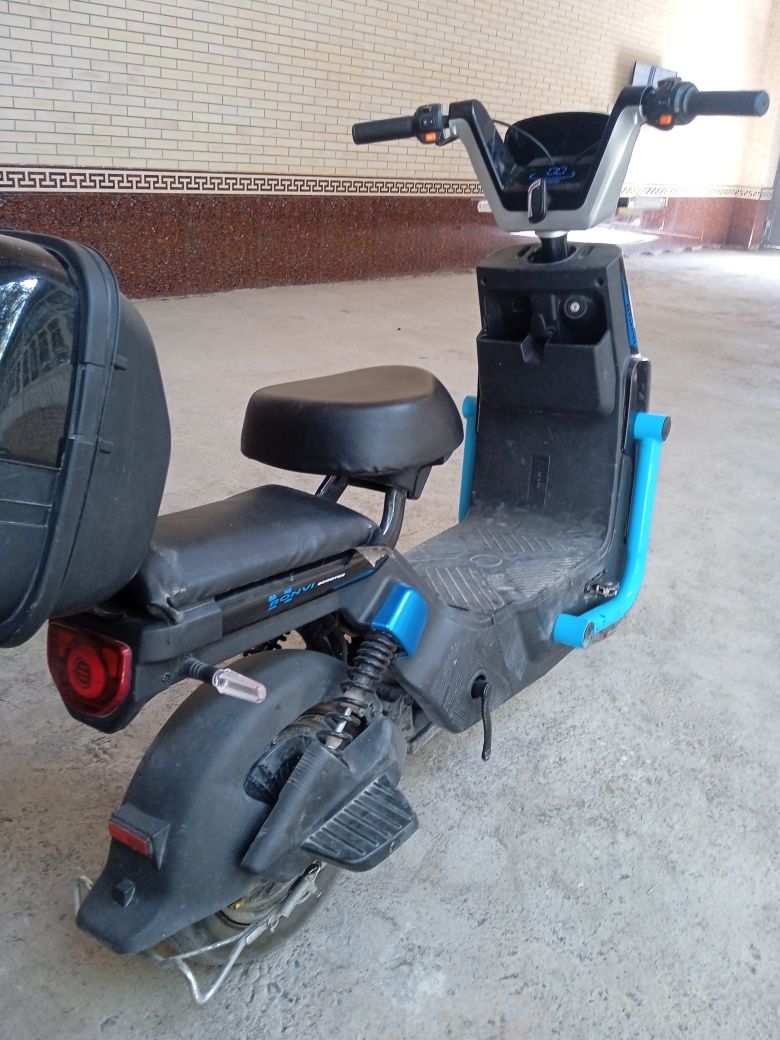 Skuter sotiladi elektroniy