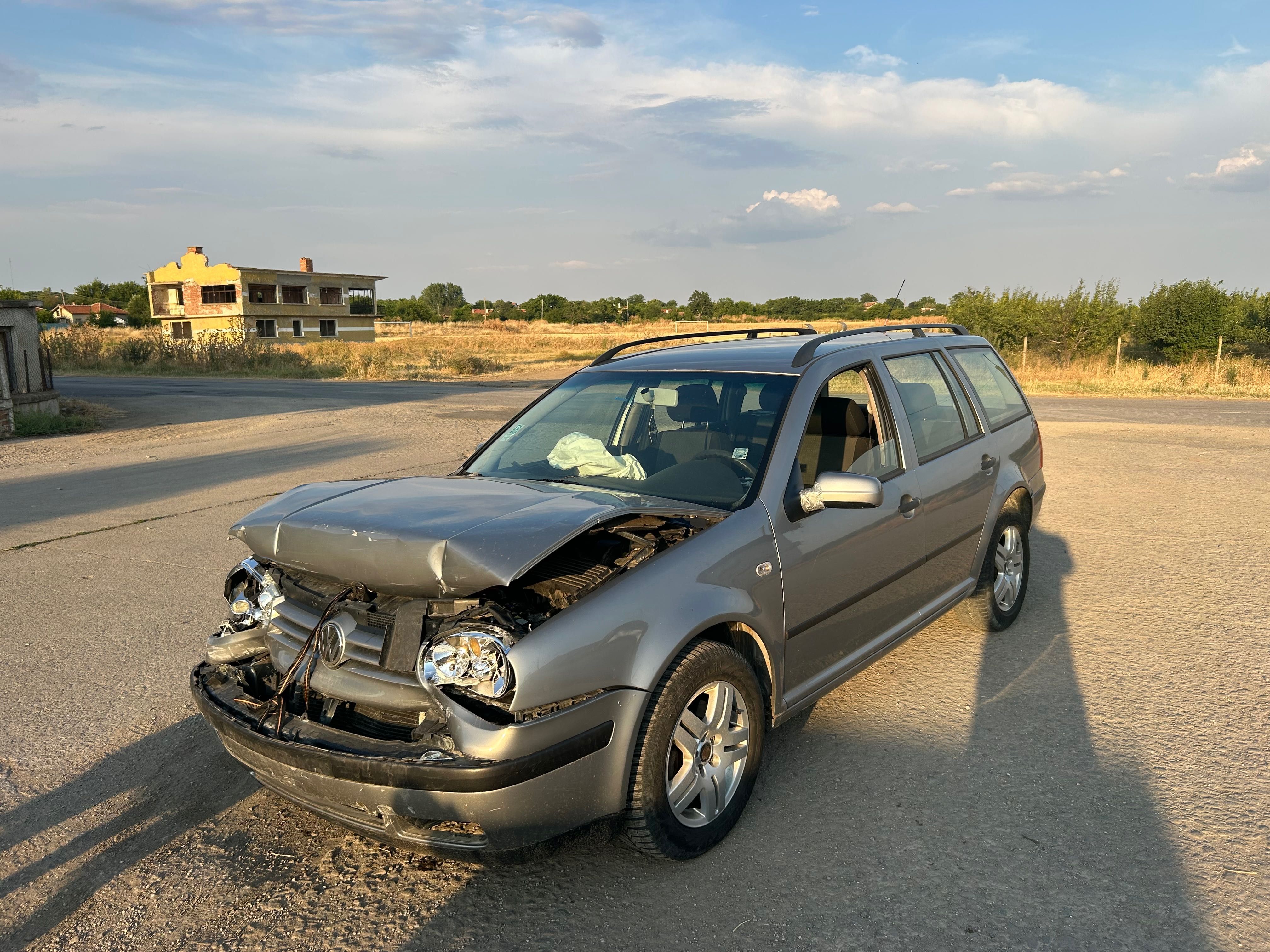 Продавам Golf 4 на части 1.9 101 кс тди