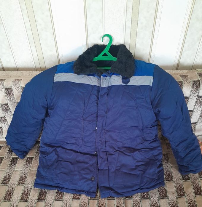 Продам новую фуфайку! Без капюшона! Размер 54-56. Цена 5000 тн!