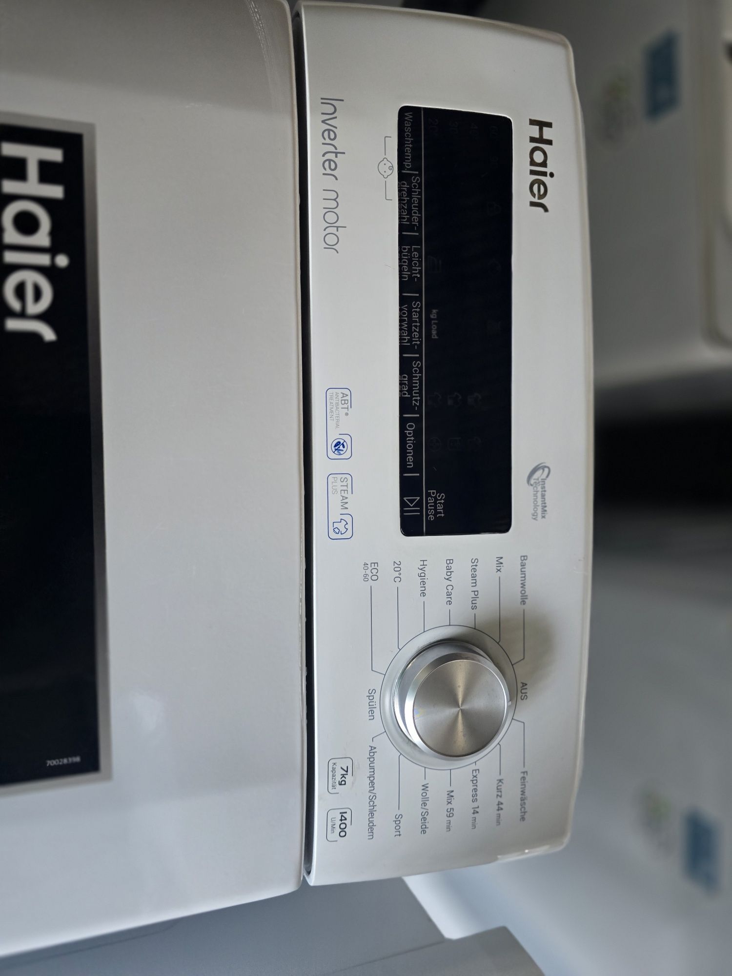 Нова инверторна пералня с пара,с горно зареждане Haier 7 кг
