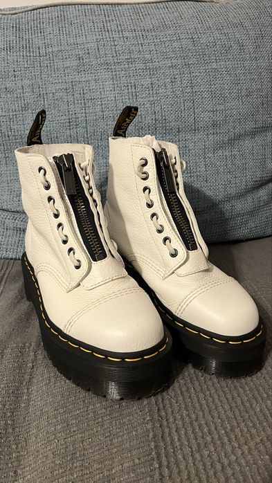 Dr. Martens alb