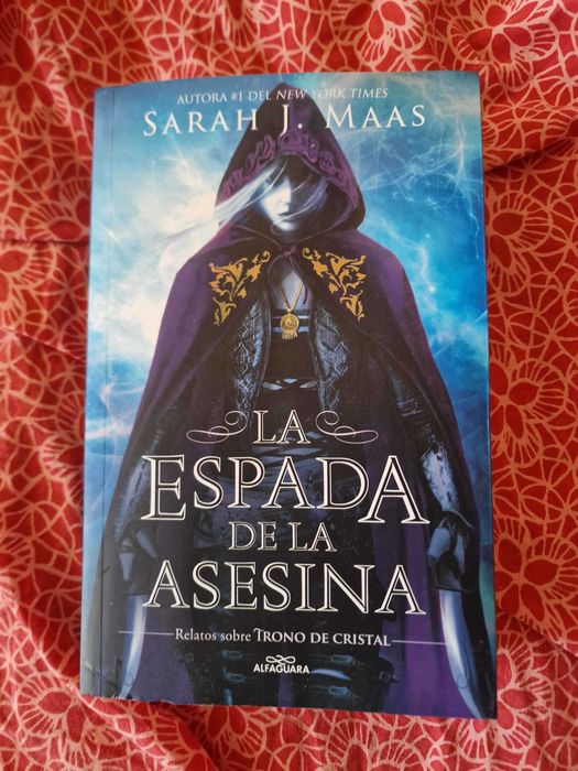 Фентъзи поредица "Стъкленият трон" на испански език, чисто нови