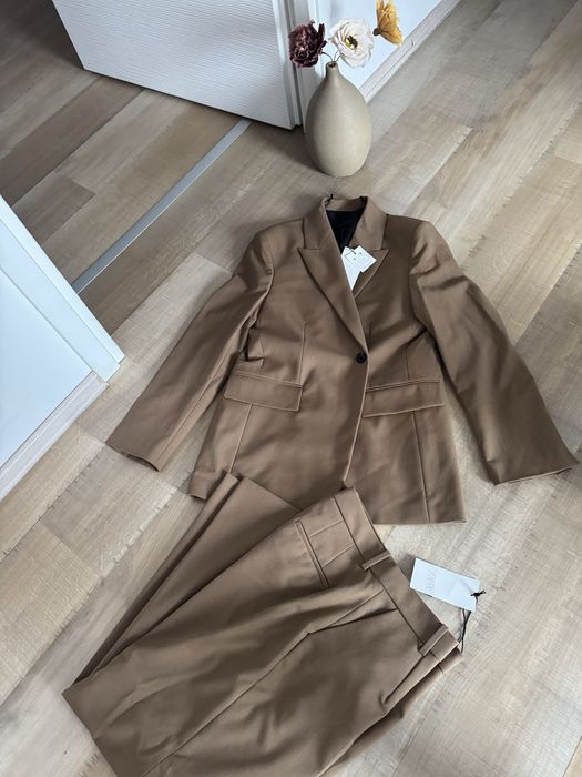 Costum Zara, colectie actuala in magazin