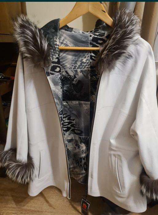 Geacă scurtă piele moale de mănuși.