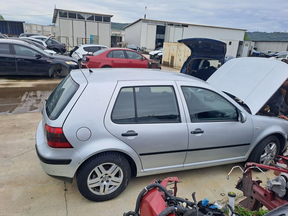 Dezmembrez VW Golf 4 1.4 benzina