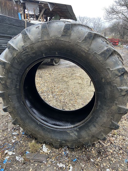 Vand cauciucuri 20.8R30 si 23.1/26