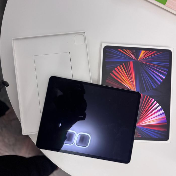 iPad pro 12.9-inch (5h-generation) / 256 GB/M1 / Space gray