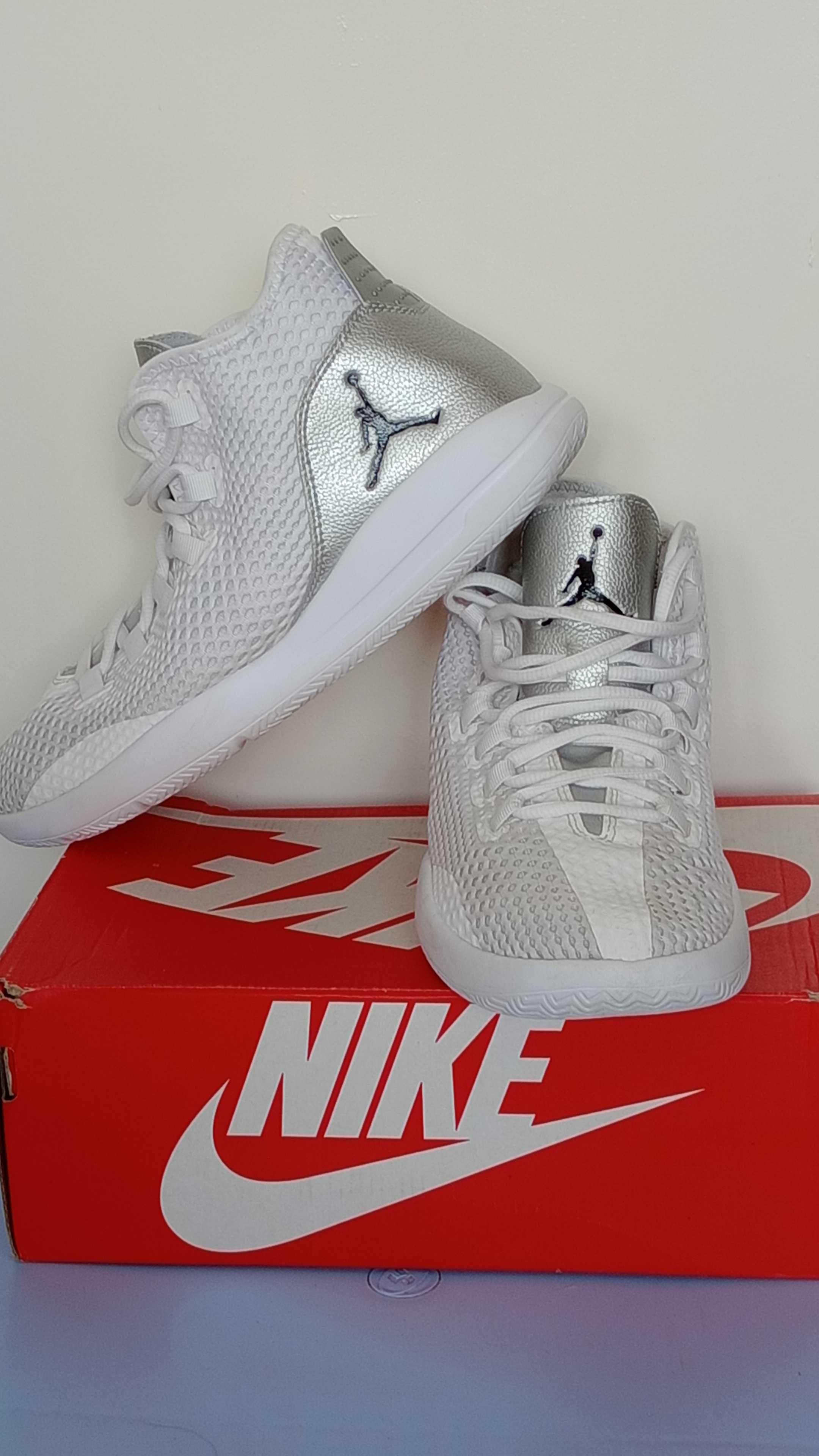 Air Jordan Reveal Metallic Silver номер 43