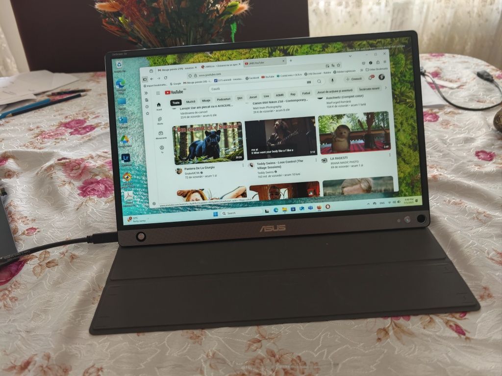 Monitor extern Asus ZenScreen Go Model MB16AHP, baterie 7800mAh