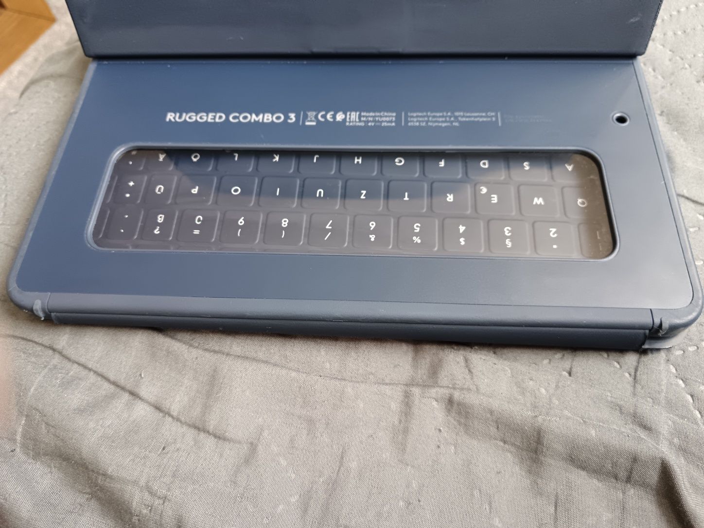 Клавиатура/Калъф/ Протектор Logitech Rugged Combo 3 Touch