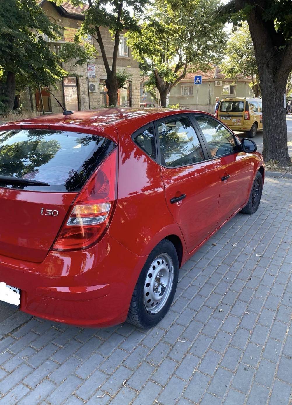 Hyundai i30 червен