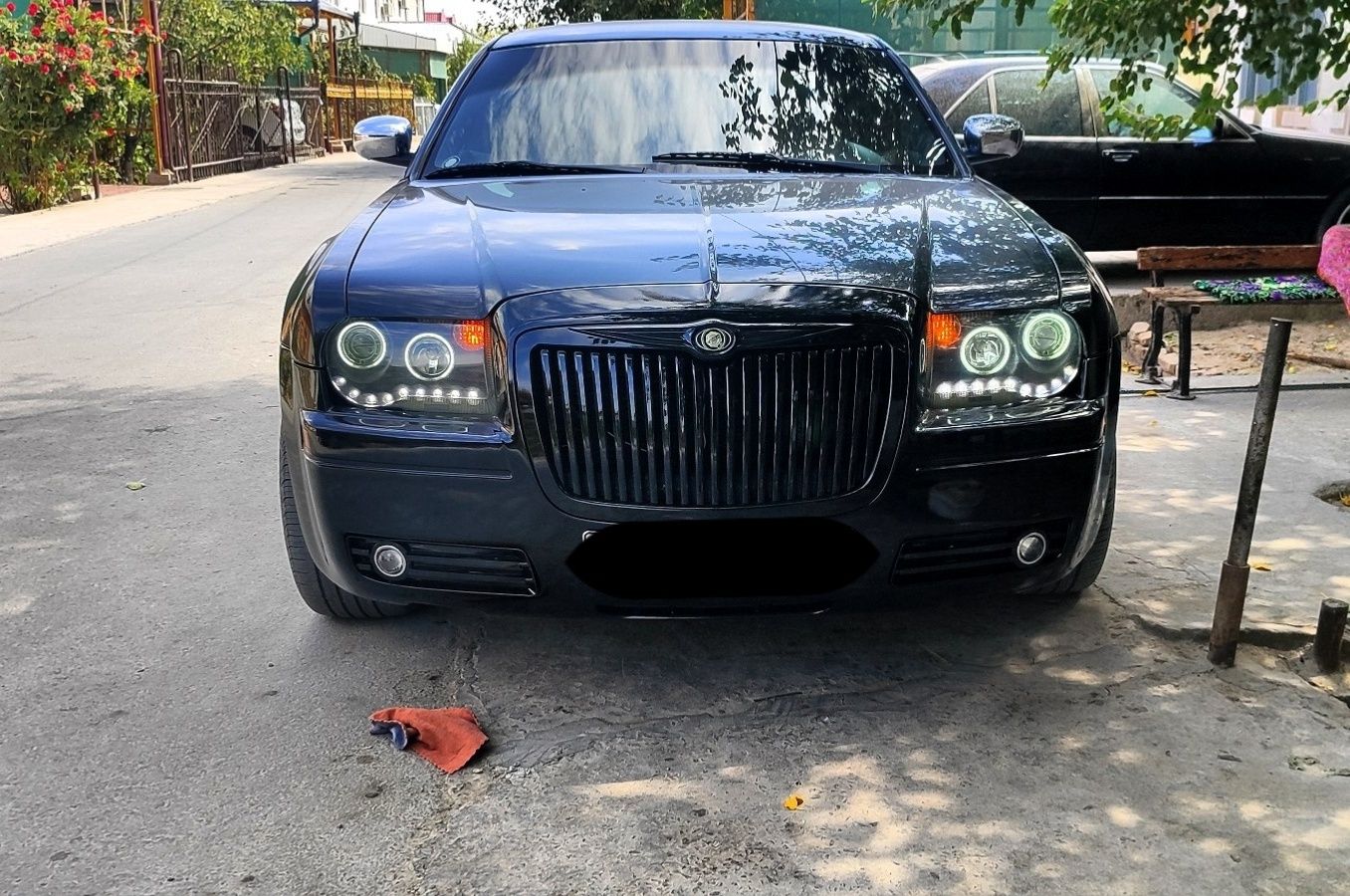 Chrisler 300C sotiladi (Stock)