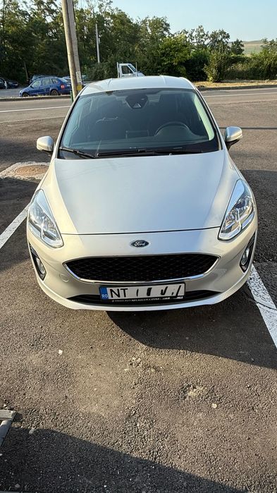 Vând Ford Fiesta