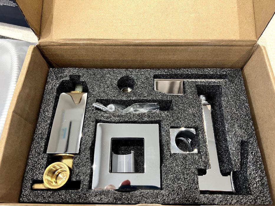 Хигиенен душ Blandini Corso хром - нов, неизползван.