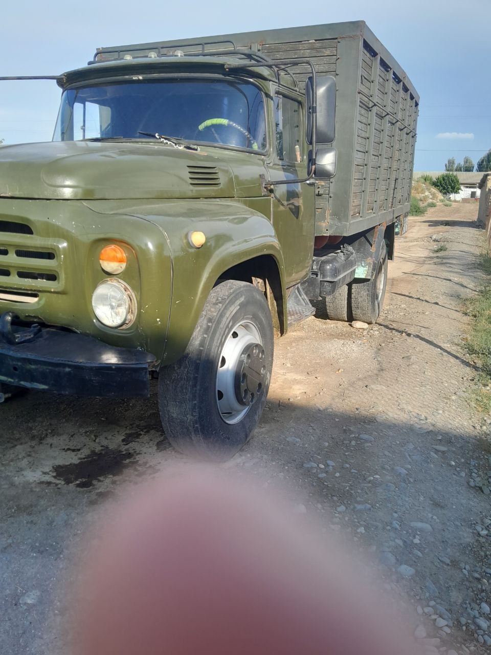 Zil 130 sotiladi 90 mln