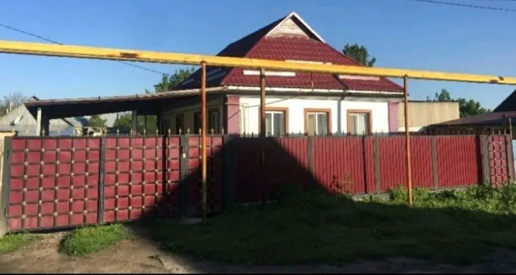Продам дом в поселке Ынтымак