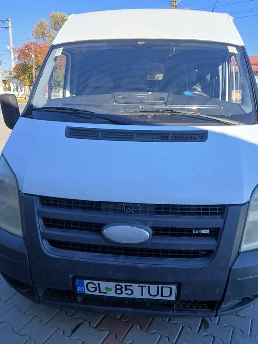 Vand ford transit/ schimb cu tractor sau autoturism +/- diferenta