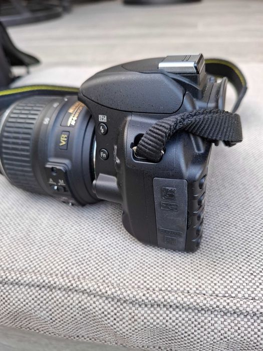 Vand aparat foto DSLR - Nikon D3100 + obiectiv Nikkor 18-55 + geanta