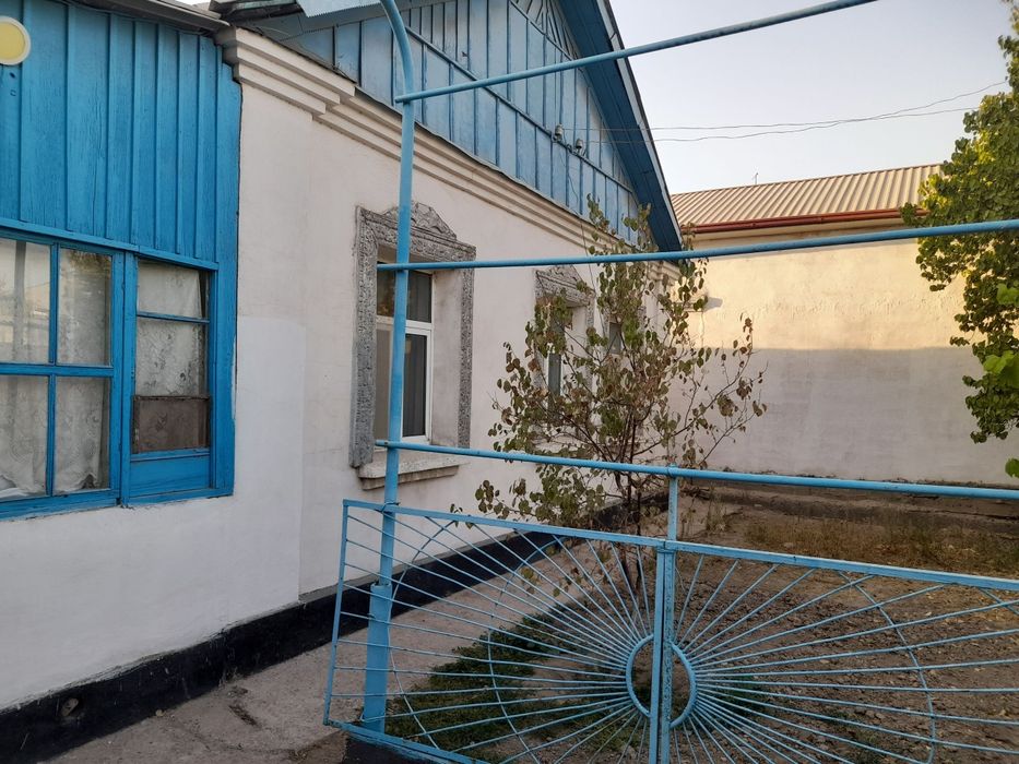 Продаётся уютный дом в центре города Алмалык