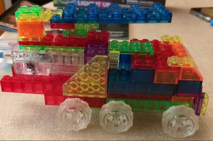 Светещ конструктор