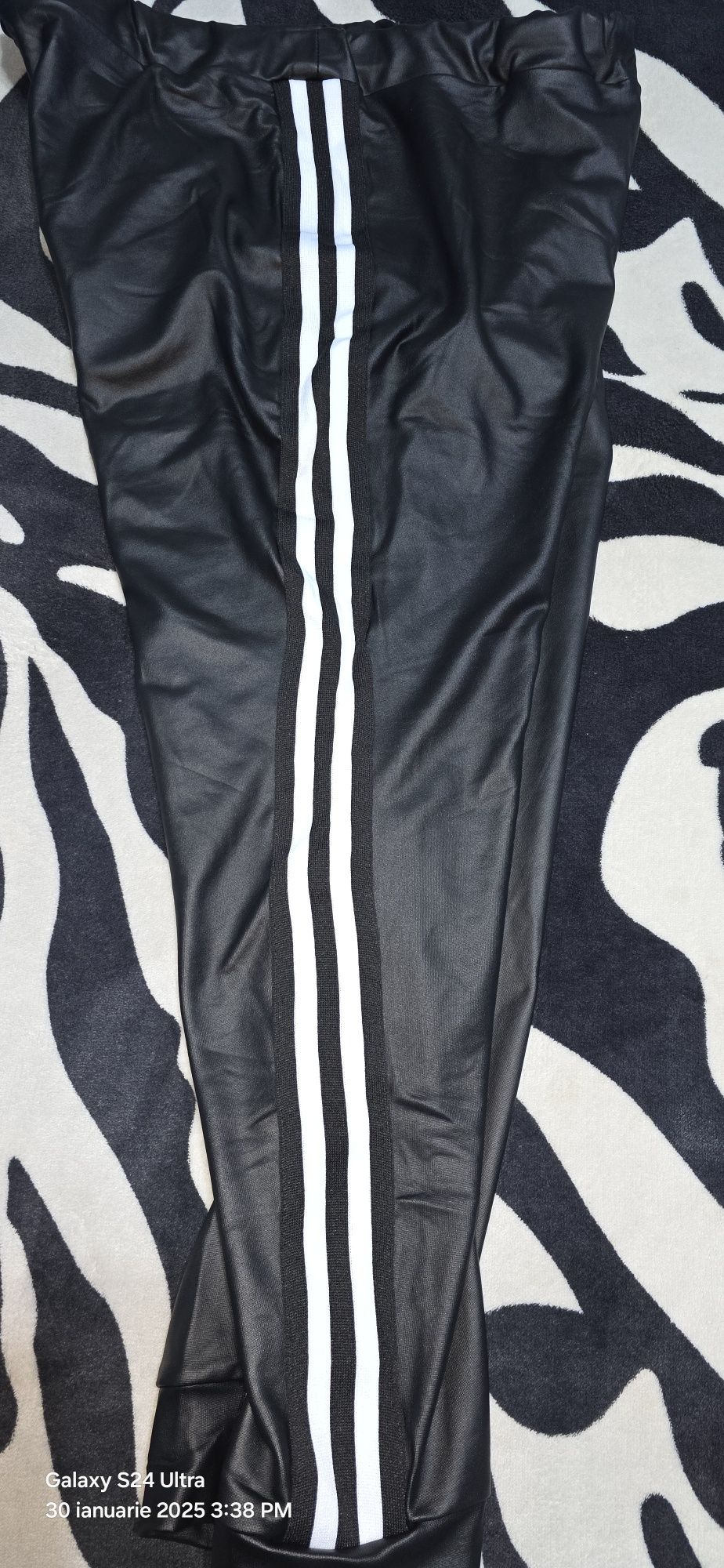 Pantalonii colanti