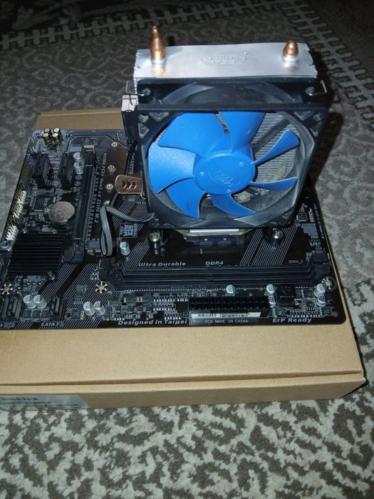 Продам материнку с процессором и куллер