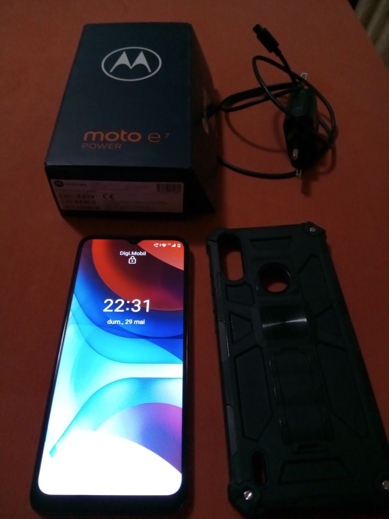 Vând Motorola E 7 Power