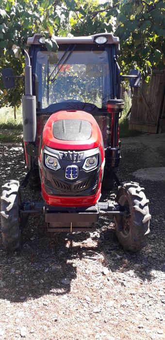 Vând tractor HD 504