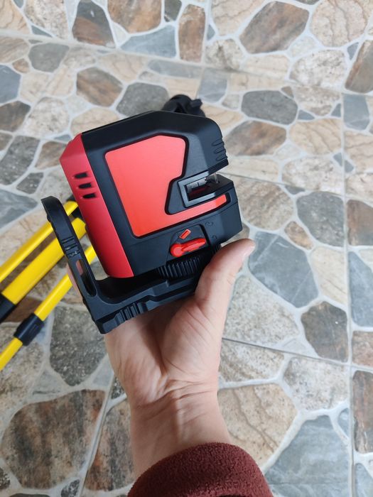 Nivelă Laser Leica rază verde