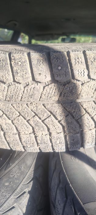 Продам резину б/у 215/60/R16