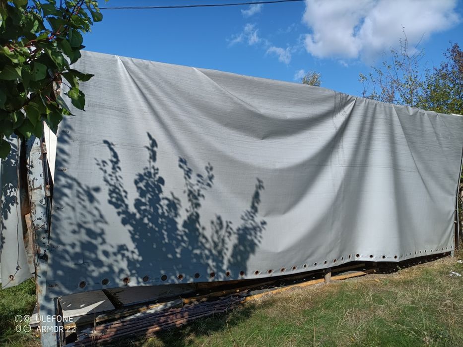 Prelata ieftin cu stelaj