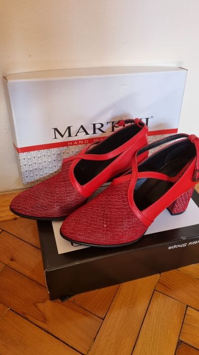 Чисто нови обувки Martini