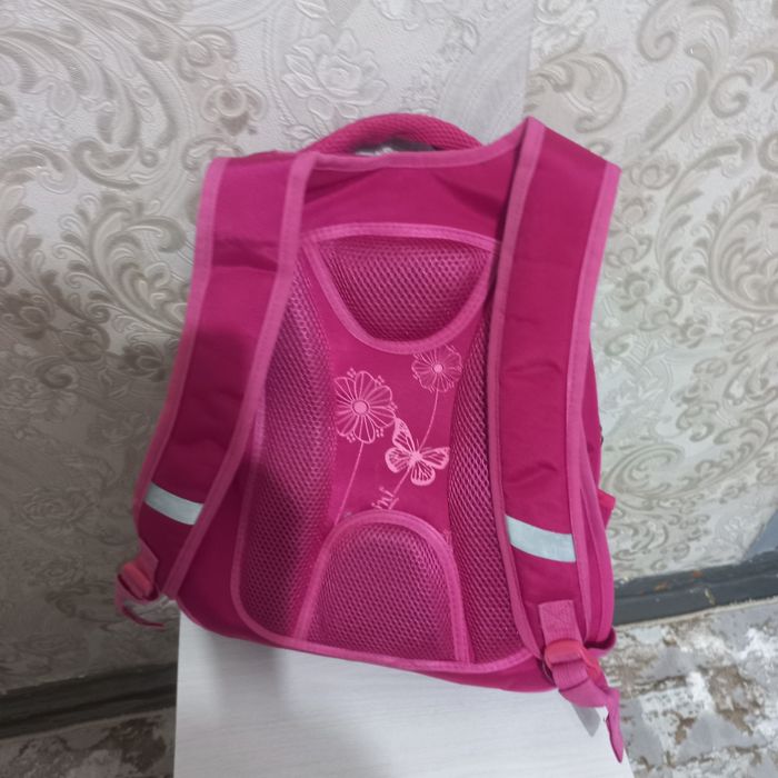 Продам рюкзак для девочки