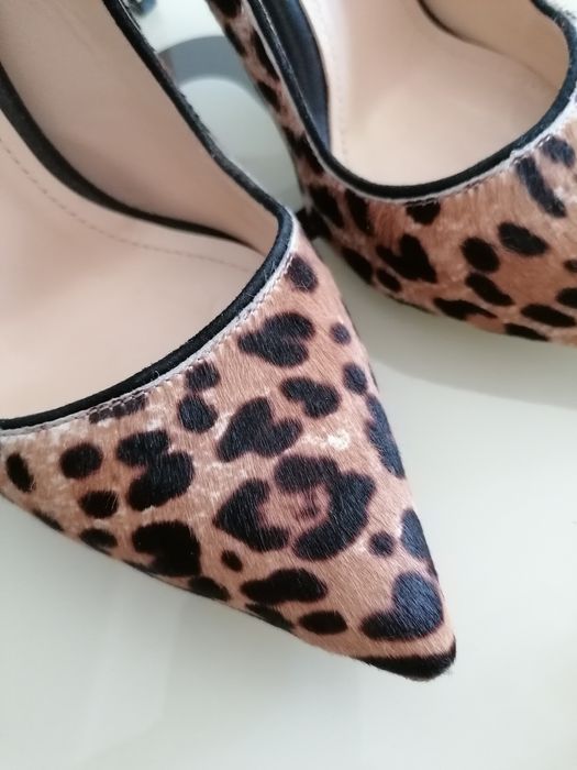 Pantofi clasici cu toc cui. Piele naturala