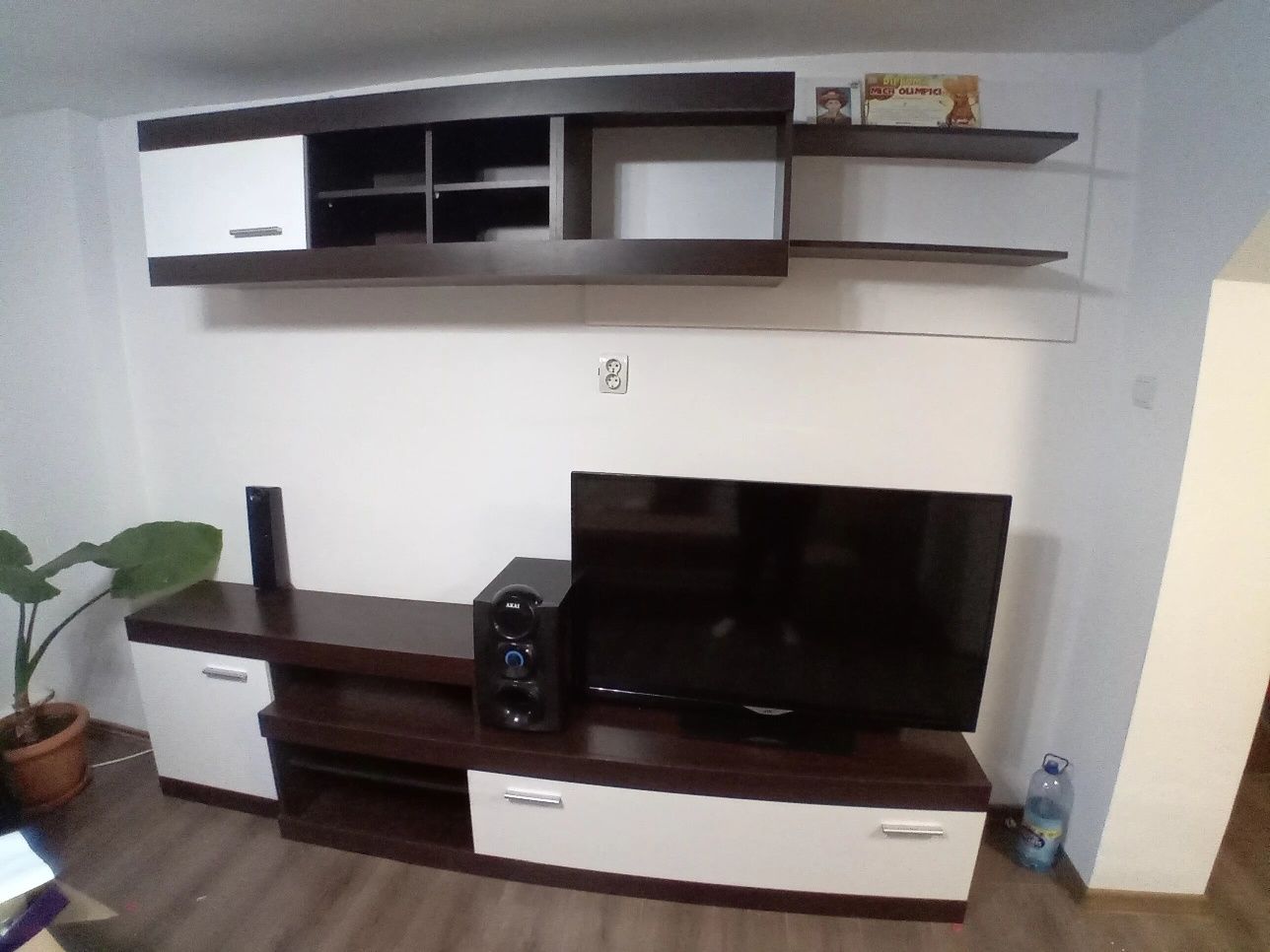 Vand Mobila pentru living