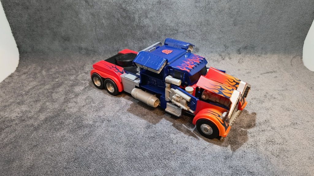 Optimus Prime Transformers Hasbro 2010